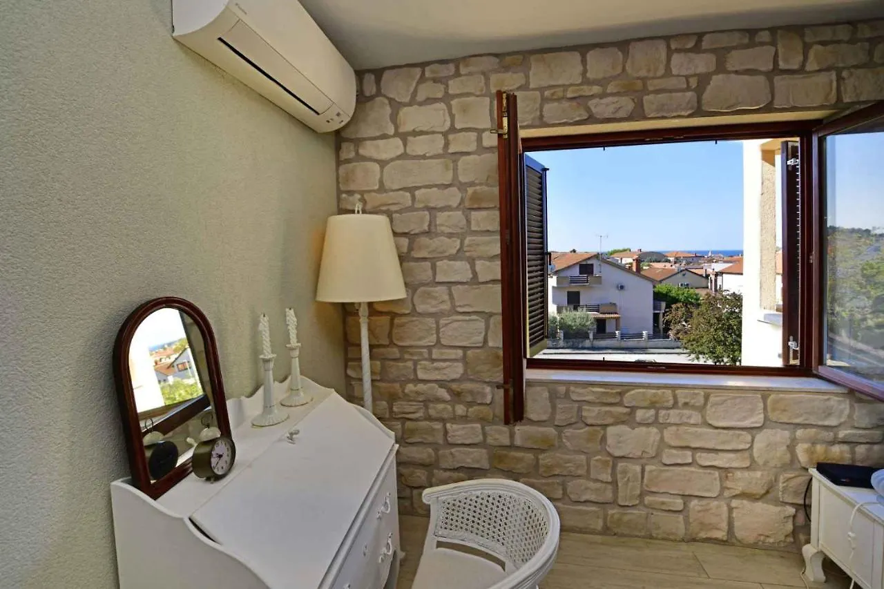 Apartments In Porec/Istrien 38388 Poreč